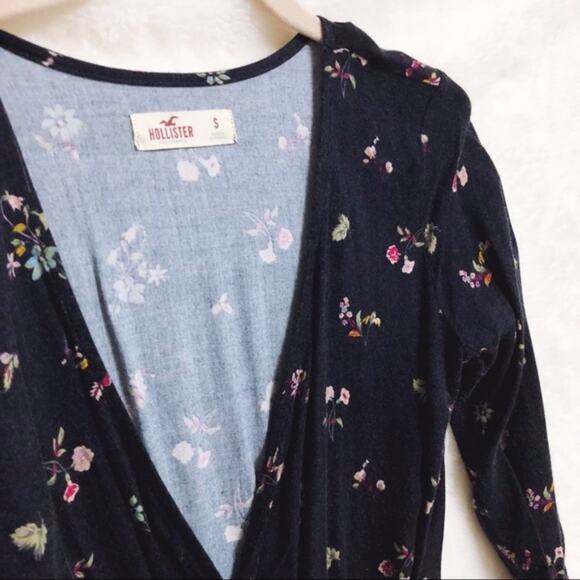 Hollister Black Flower Patterned V-Neck Romper - Picture 5 of 8